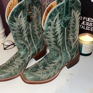 Johnny Ringo size 9 turquoise boots